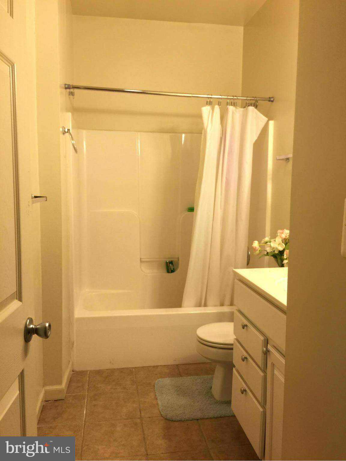 2807 Hillsdale Road Baltimore, MD 21207 - Photo 22 of 26 Bath