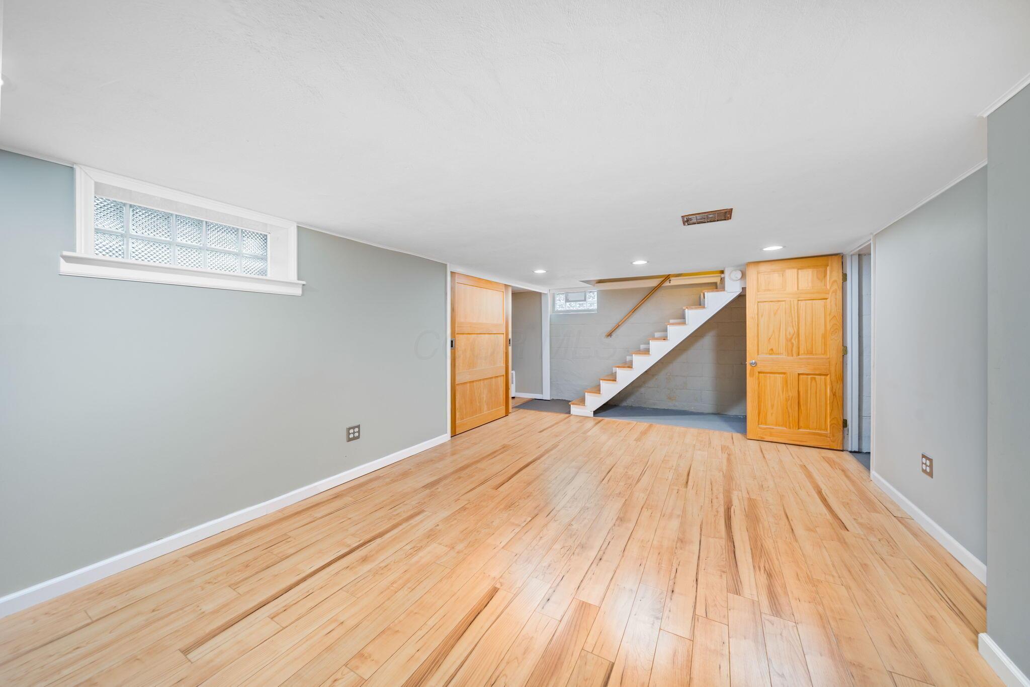 367 East Dunedin Road Columbus, OH 43214 - Photo 27 of 39 Finished Basement
