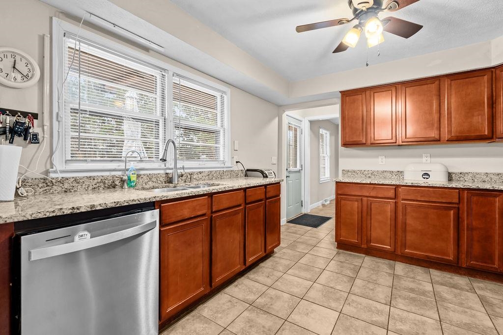 1504 South Mulford Road Rockford, IL 61108 - Photo 15 of 54