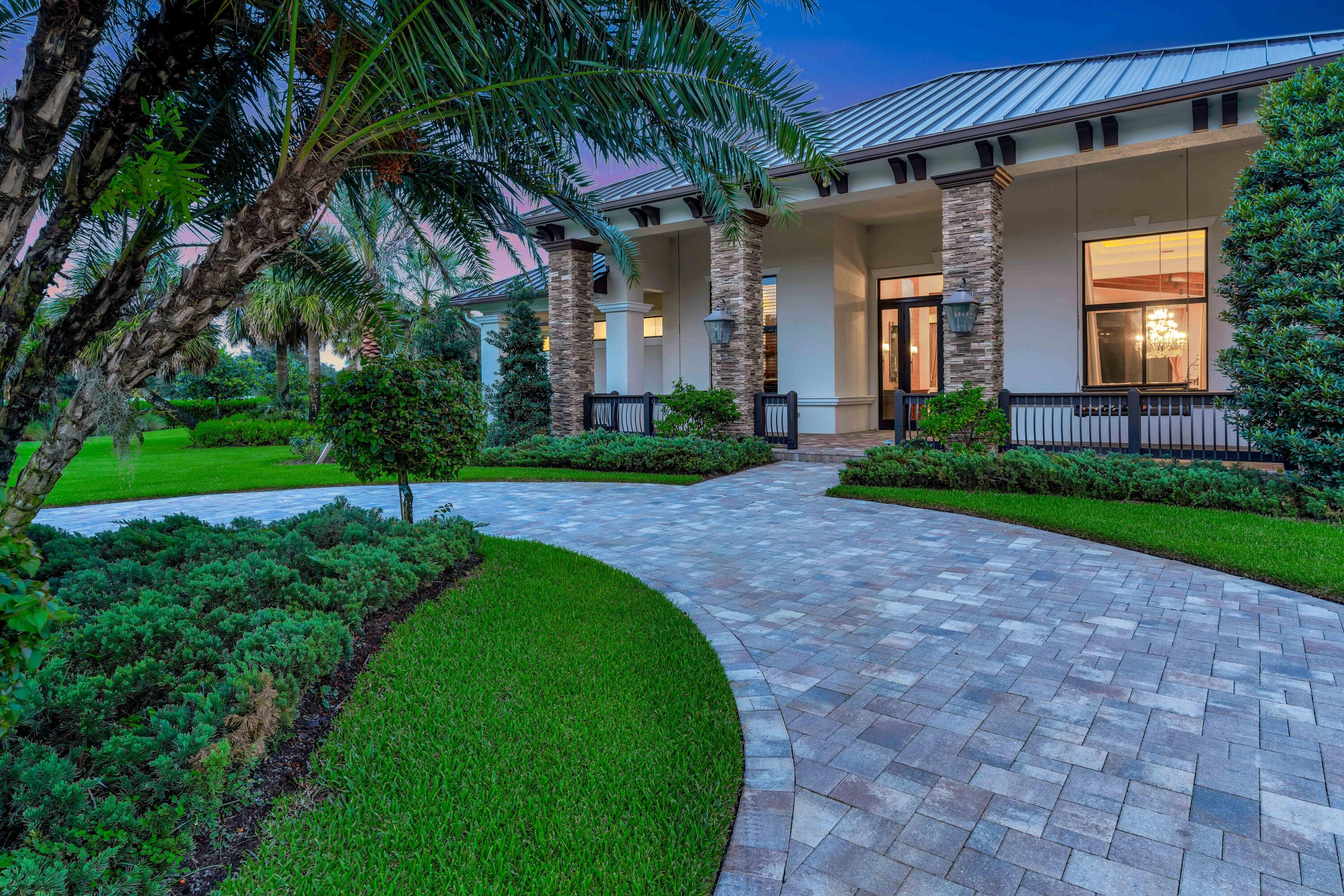 2098 Southwest Trailside Path Stuart, FL 34997 - Photo 10 of 96 Circular Drive