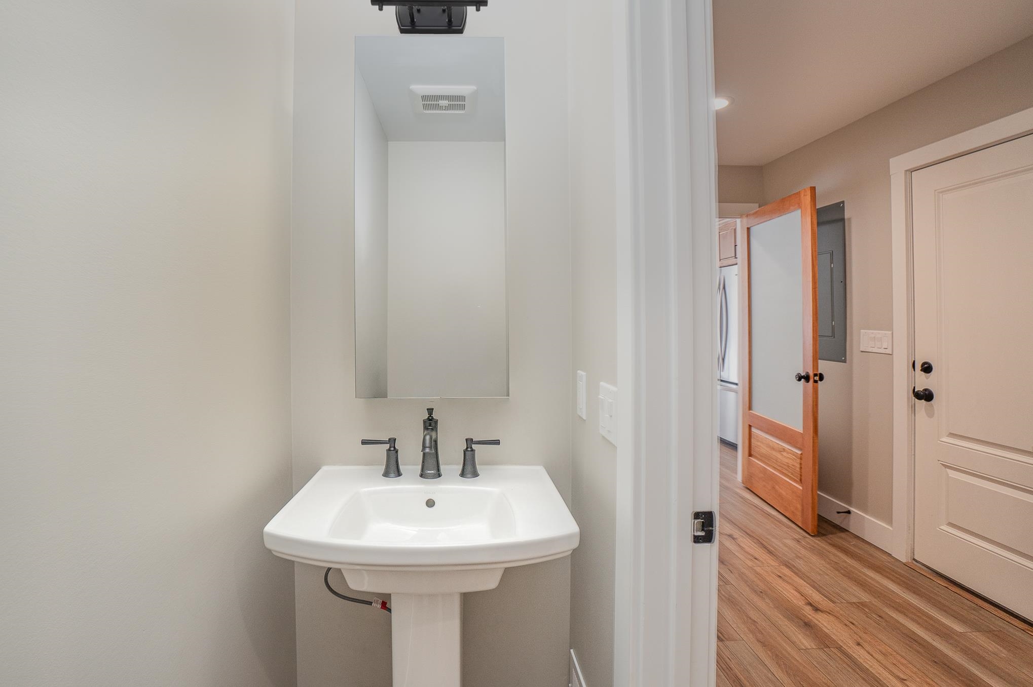 2423 East Ashby Road Midland, MI 48640 - Photo 35 of 43