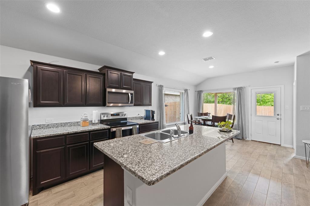 9020 Ridgeriver Way Fort Worth, TX 76131 - Photo 12 of 26