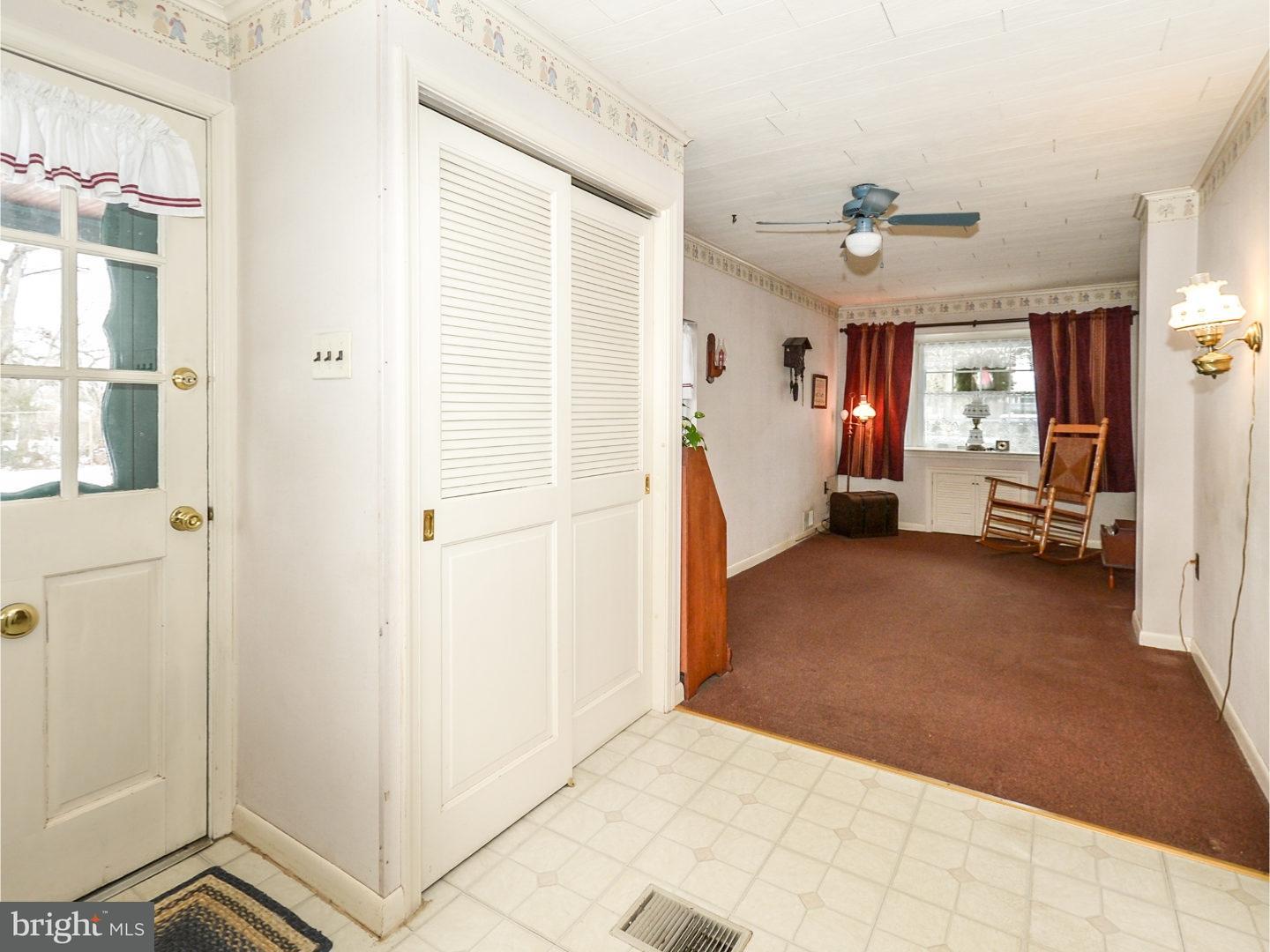 601 Paper Mill Road Oreland, PA 19075 - Photo 11 of 24 Family Room