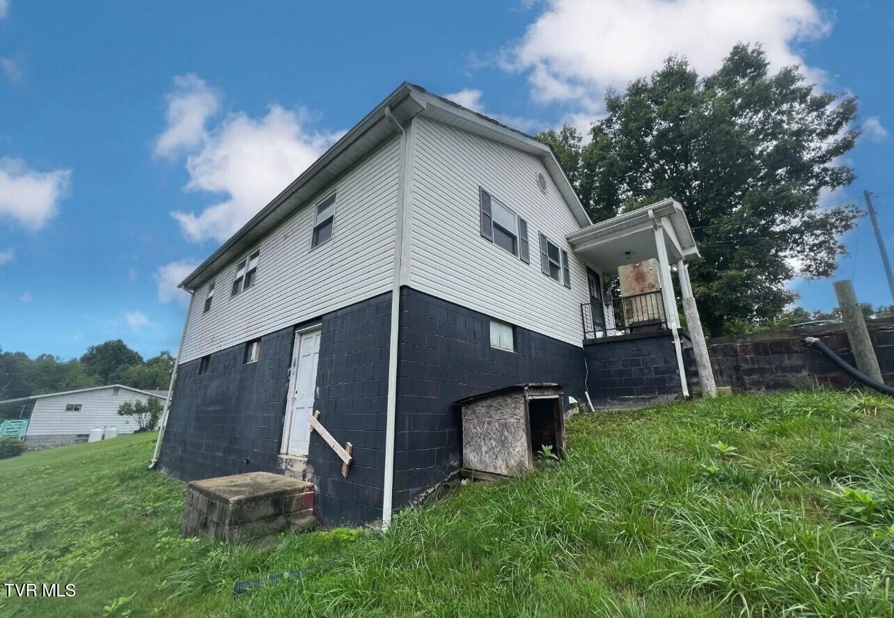 596 Big Smith Road Clintwood, VA 24228 - Photo 4 of 14 Back