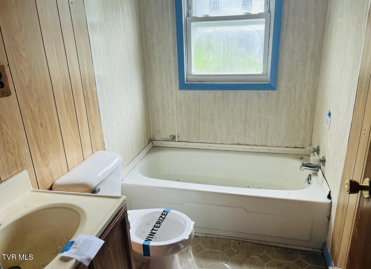 596 Big Smith Road Clintwood, VA 24228 - Photo 7 of 14 Bath