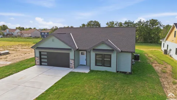 $399,900 | 429 Rockers Drive, Baldwin City, KS 66006