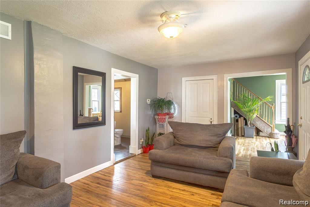 605 West Silver Lake Road Fenton, MI 48430 - Photo 3 of 37