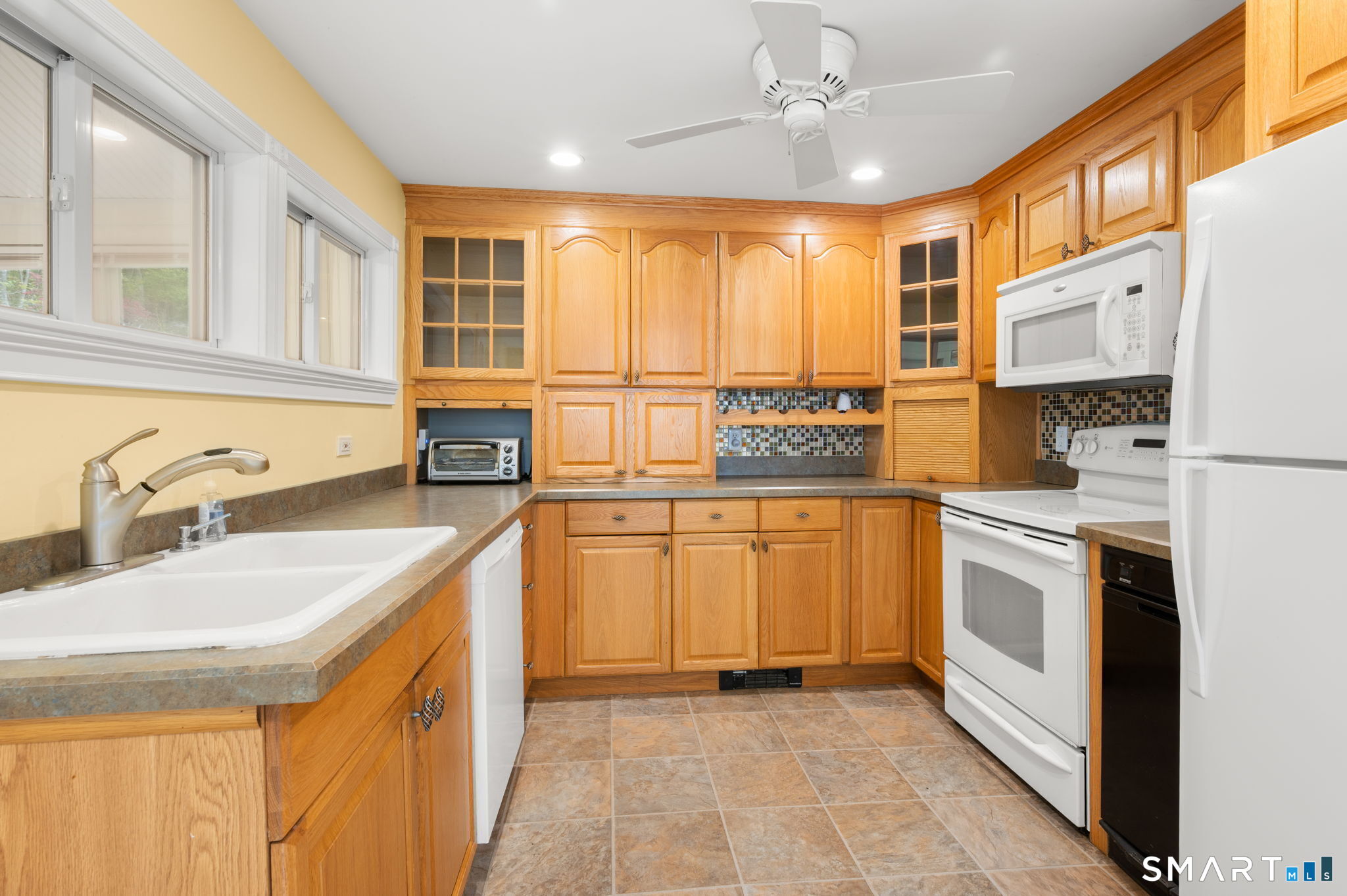 87 B Cottage Road Montville, CT 06370 - Photo 9 of 35