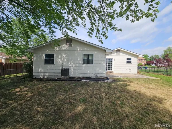 $225,000 | 15626 Ninety-Fourth Avenue, Florissant, MO 63034