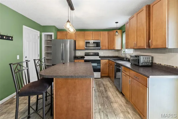 $225,000 | 15626 Ninety-Fourth Avenue, Florissant, MO 63034