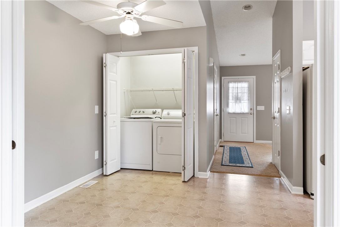 346 River Road Westminster, SC 29693 - Photo 15 of 43 Eat-in kitchen