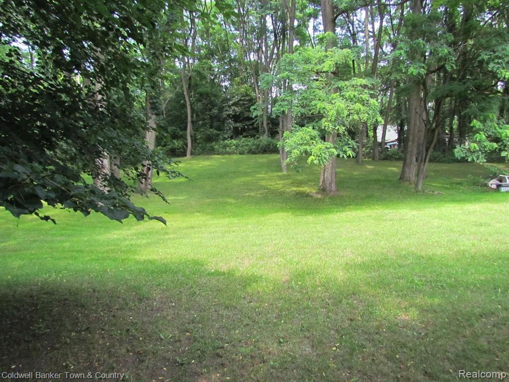 3962 Fisher Road Howell, MI 48855 - Photo 23 of 27