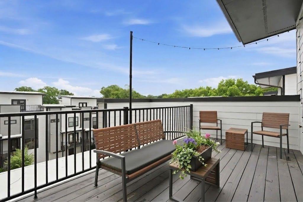 962 Moda Drive Atlanta, GA 30307 - Photo 2 of 44