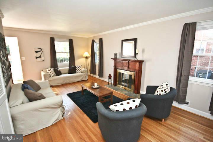 5 Indian Spring Drive Silver Spring, MD 20901 - Photo 10 of 30 Living Room