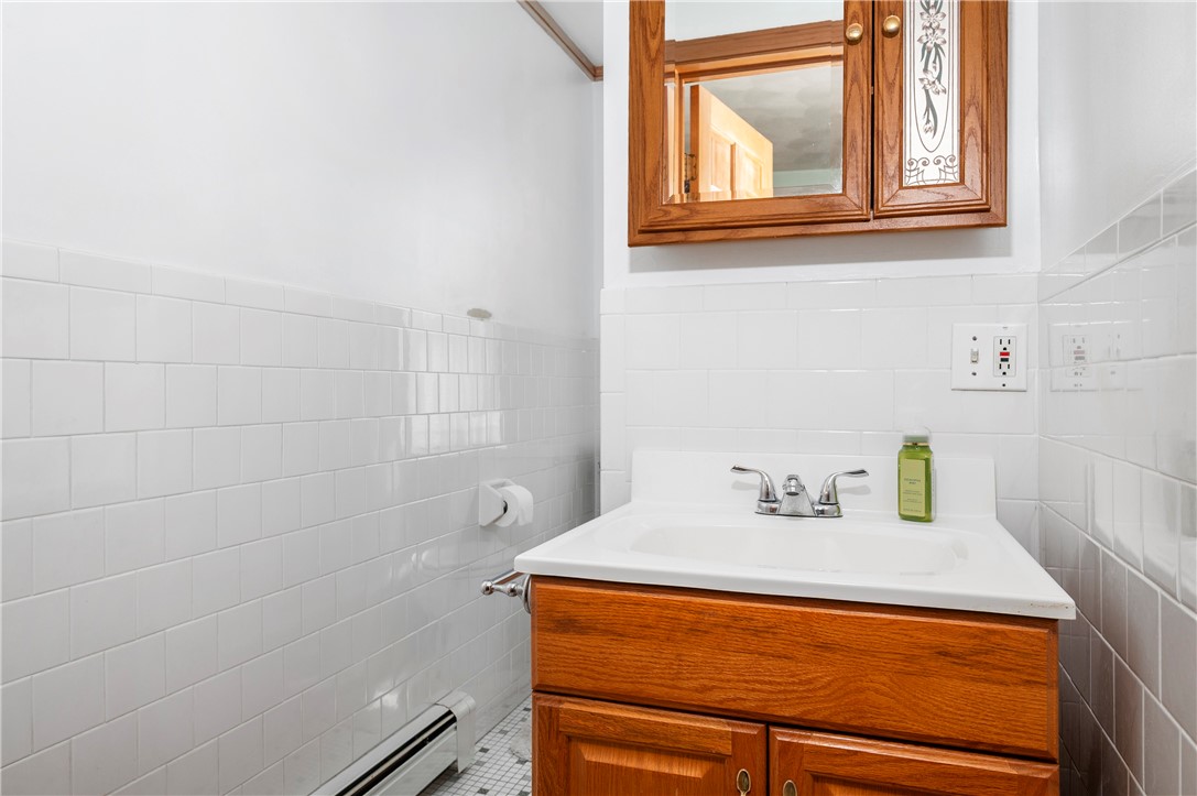 37 Main Street Cumberland, RI 02864 - Photo 21 of 50 Right 2nd