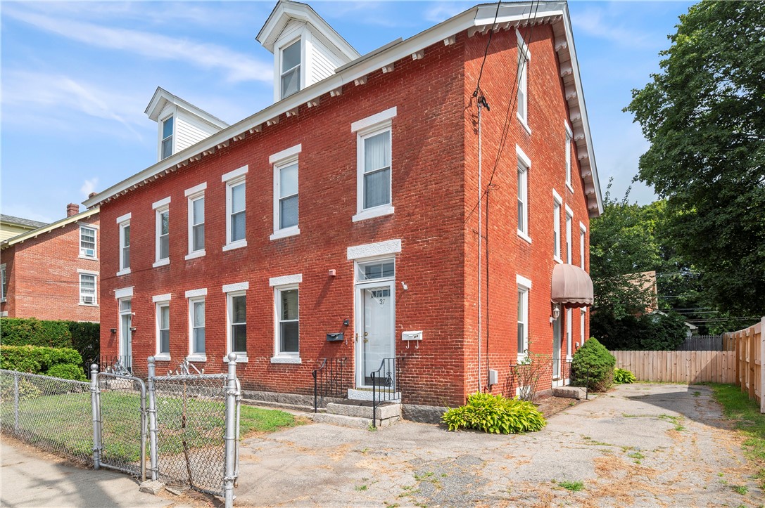 37 Main Street Cumberland, RI 02864 - Photo 3 of 50