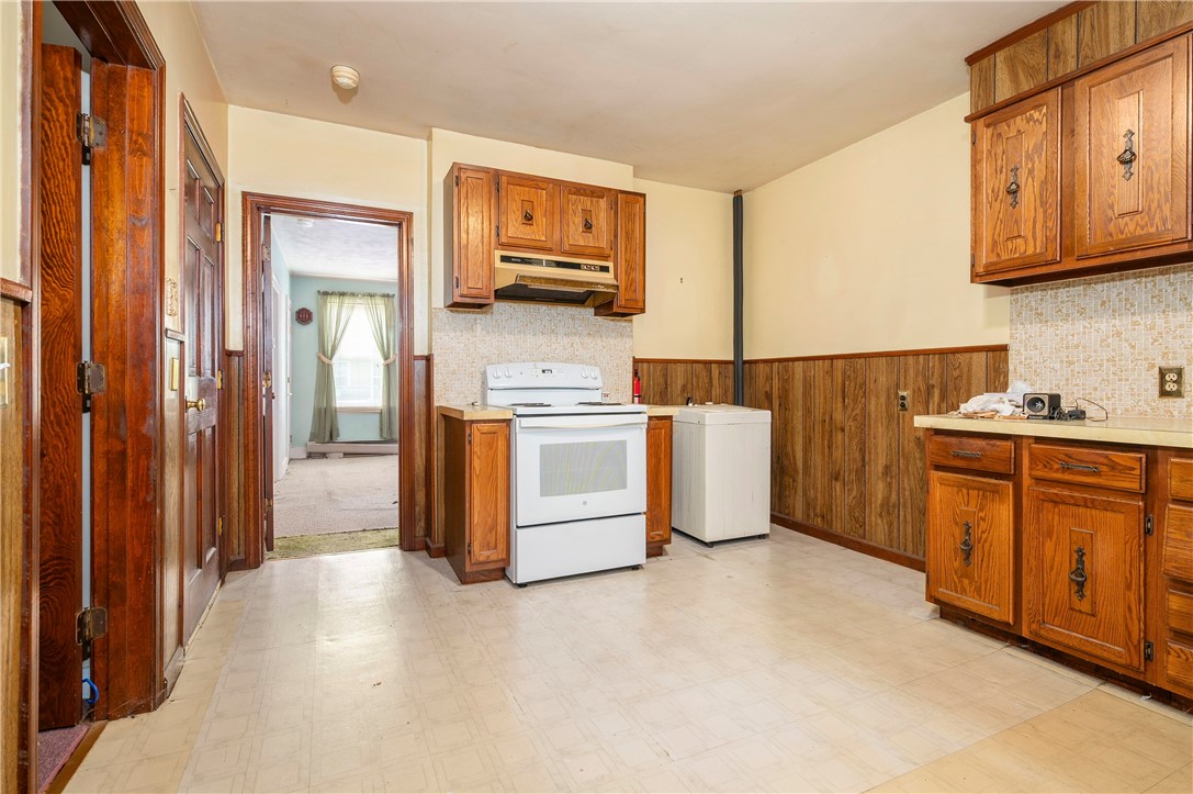 37 Main Street Cumberland, RI 02864 - Photo 8 of 50 Right 1st