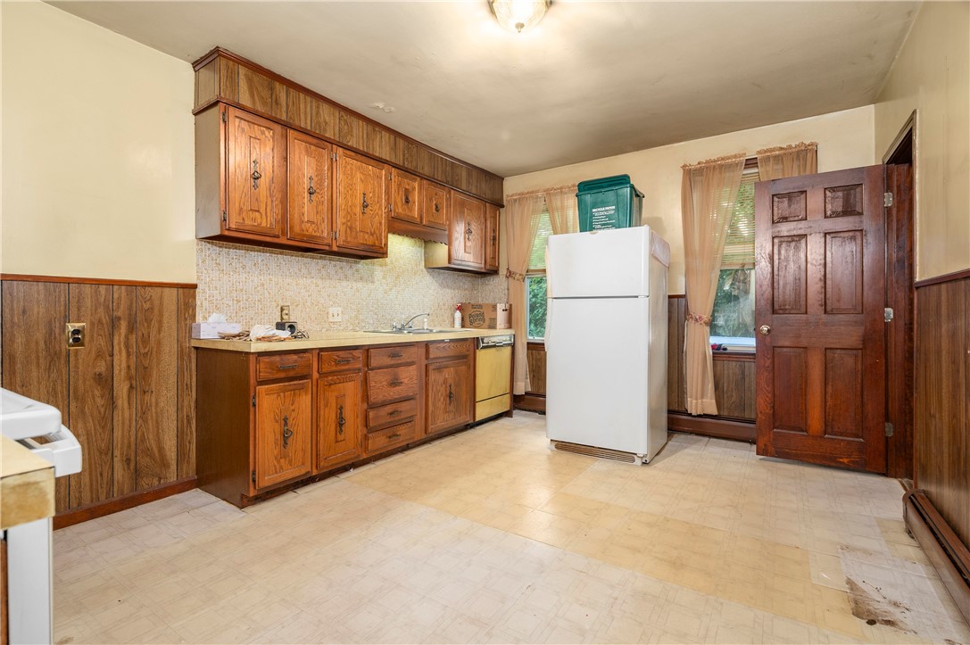 37 Main Street Cumberland, RI 02864 - Photo 9 of 50 Right 1st