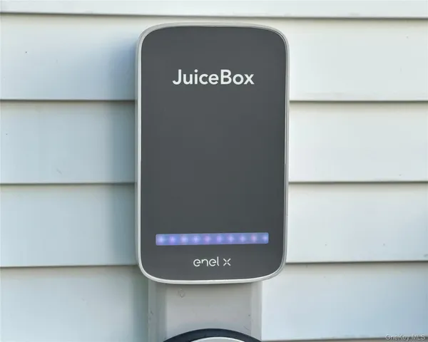 $1,365,000 | 89 Hamlet Drive, Commack, NY 11725