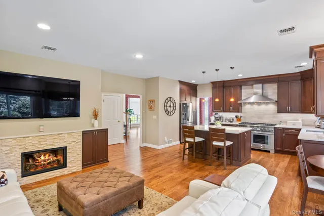 $1,365,000 | 89 Hamlet Drive, Commack, NY 11725