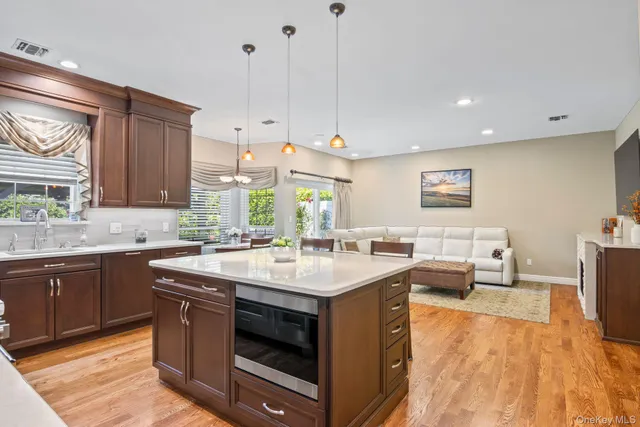 $1,365,000 | 89 Hamlet Drive, Commack, NY 11725