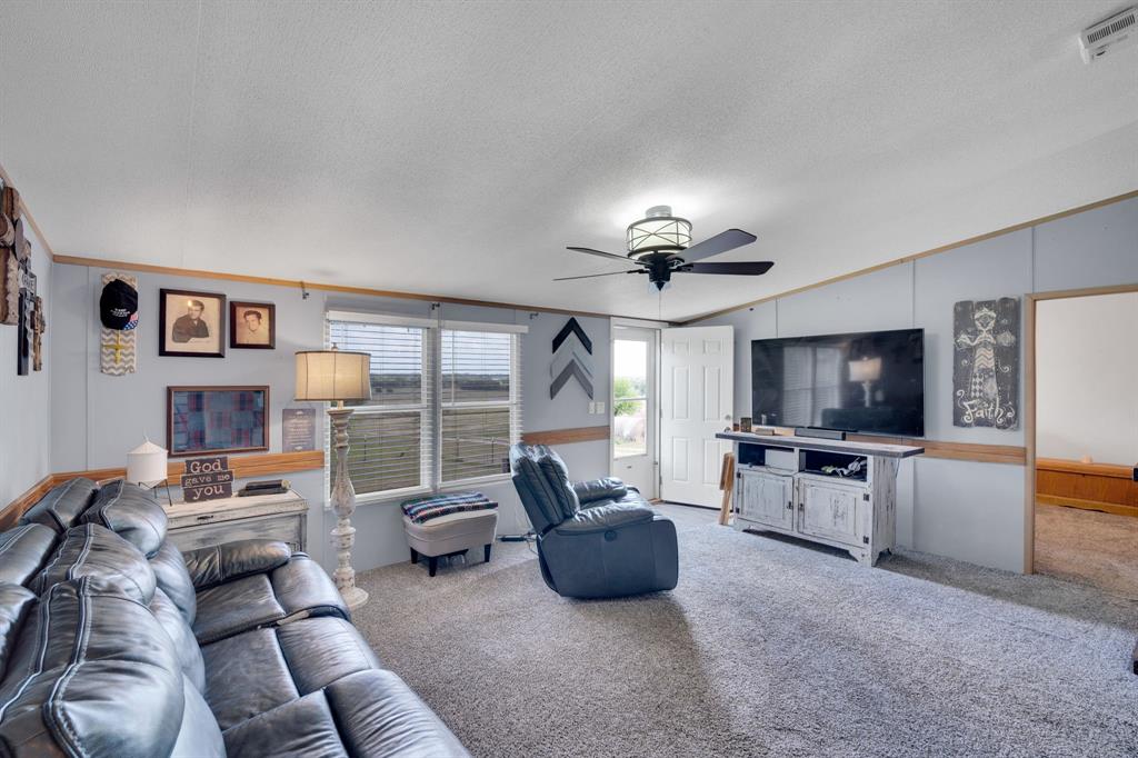 373 Eubanks Road Maypearl, TX 76064 - Photo 5 of 31