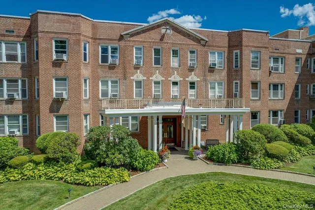 $239,000 | 2 Overlook Road, Unit 1A1A, White Plains, NY 10605