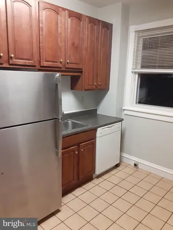 $2,000 | 2423 Fairview Avenue, Unit 2, Mount Penn, PA 19606