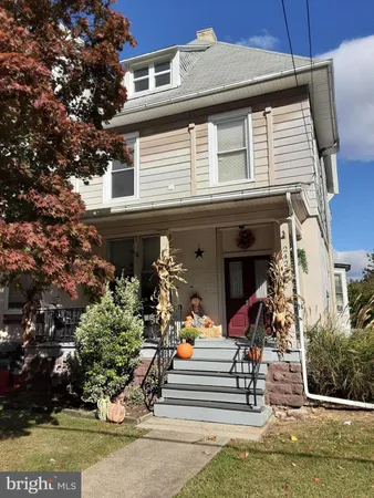 $2,000 | 2423 Fairview Avenue, Unit 2, Mount Penn, PA 19606