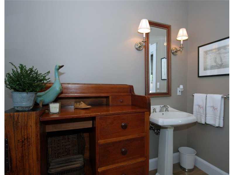4 Singles Road Cape Elizabeth, ME 04107 - Photo 14 of 35 Bathroom. Haflf Bath
