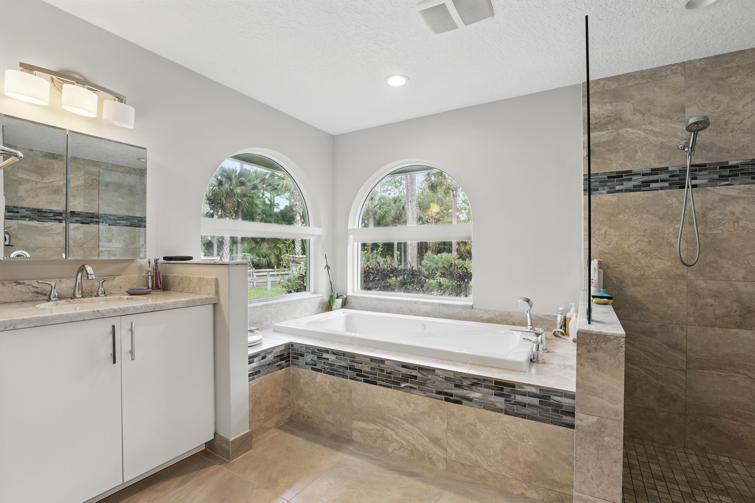 13376 Compton Road Loxahatchee Groves, FL 33470 - Photo 5 of 53 43_photo_047