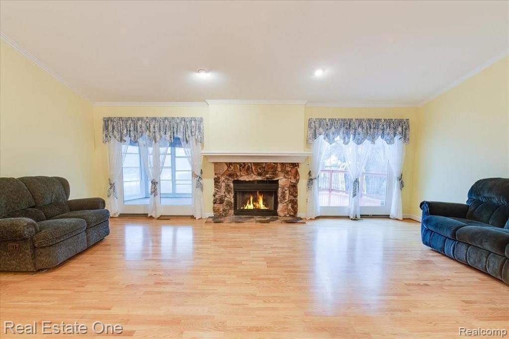 2051 Warrington Road Rochester Hills, MI 48307 - Photo 16 of 64