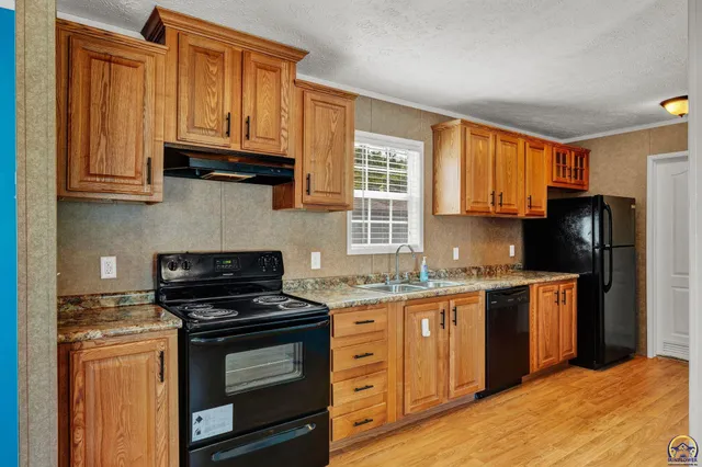 $34,500 | 175 Southeast Willow Way Street, Topeka, KS 66609