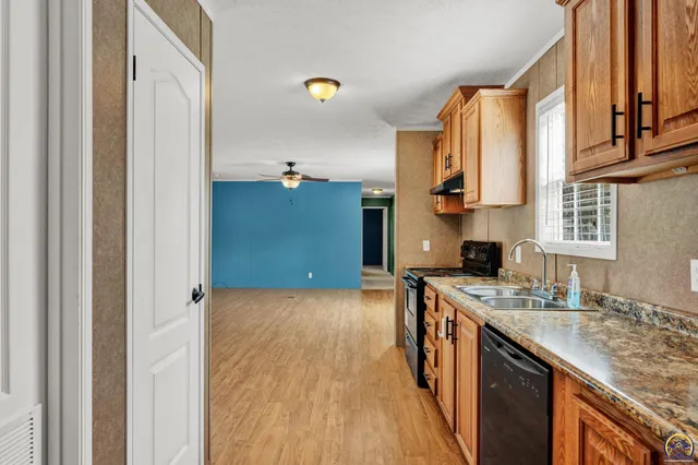 $34,500 | 175 Southeast Willow Way Street, Topeka, KS 66609