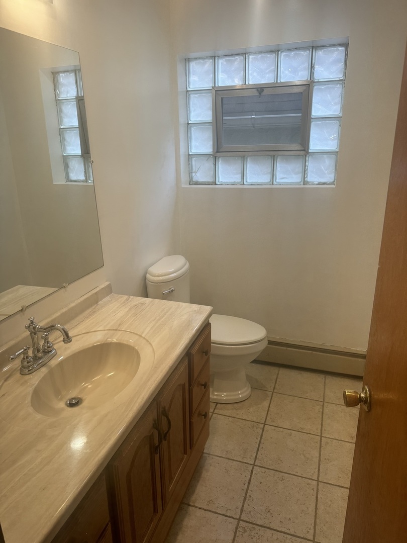 3816 Ridgeland Avenue Berwyn, IL 60402 - Photo 8 of 22 Gallery Image 8