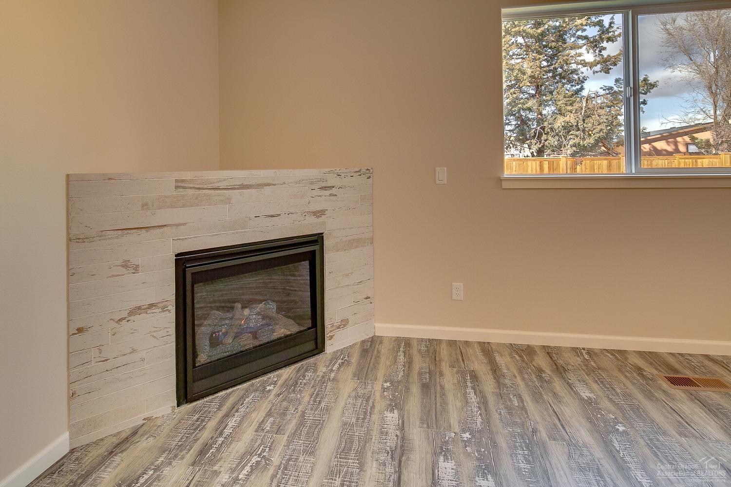 641 Northwest Rimrock Drive Redmond, OR 97756 - Photo 11 of 23 Additional Photo