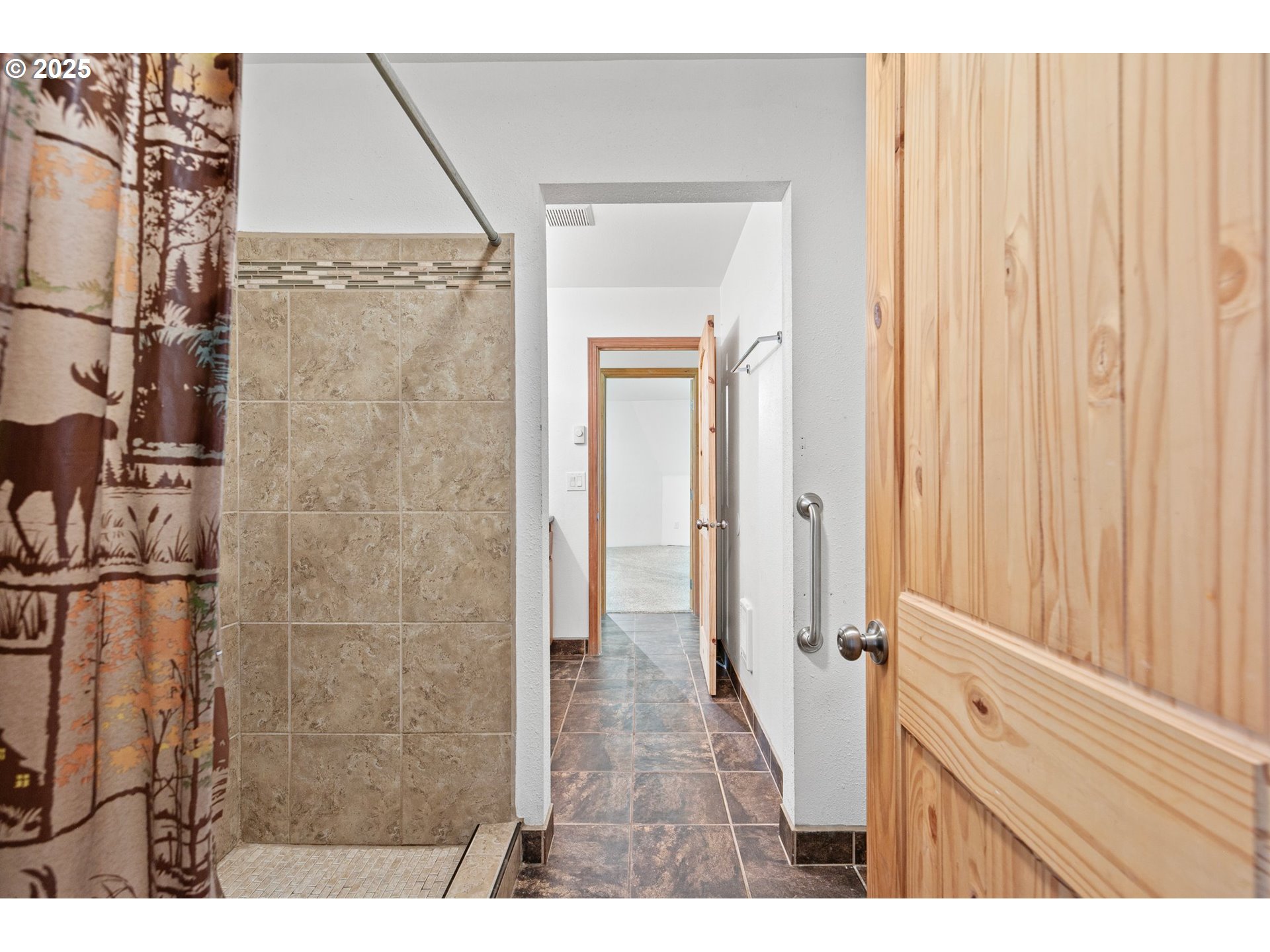 24458 Panther Creek Road Veneta, OR 97487 - Photo 14 of 46 a view of a bathroom