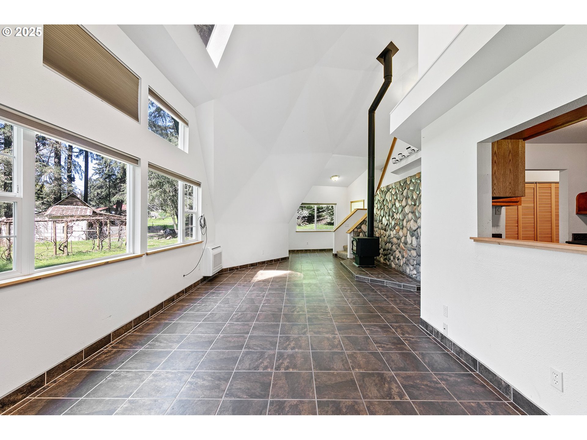 24458 Panther Creek Road Veneta, OR 97487 - Photo 20 of 46 a view interior of the house and livingroom
