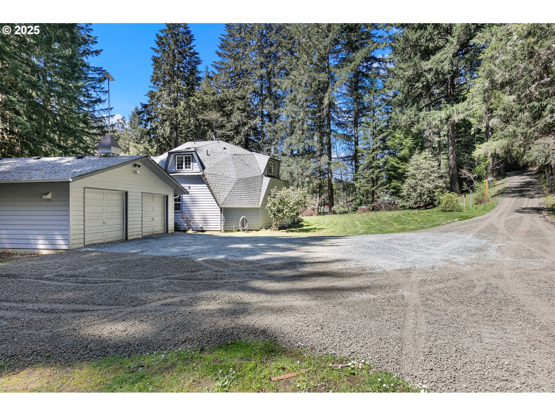 24458 Panther Creek Road Veneta, OR 97487 - Photo 40 of 46 a view of a backyard of the house