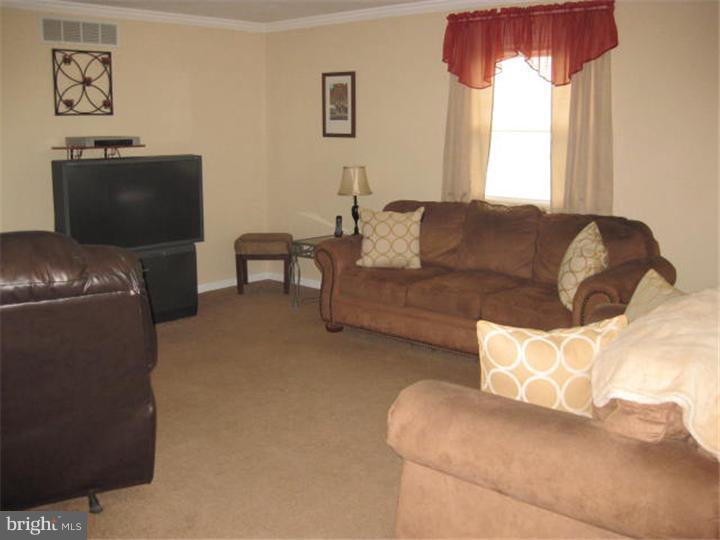 2273 Mill Road Boothwyn, PA 19061 - Photo 6 of 15 Living Room