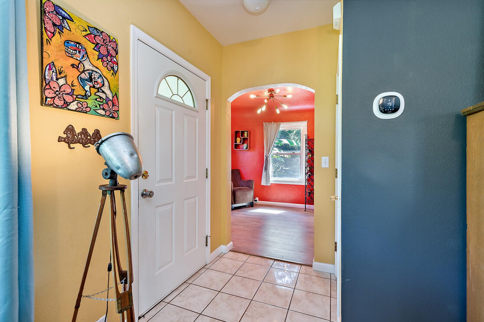 2833 Lower River Road Grants Pass, OR 97526 - Photo 21 of 60 Entry & arched doorway to dining room!