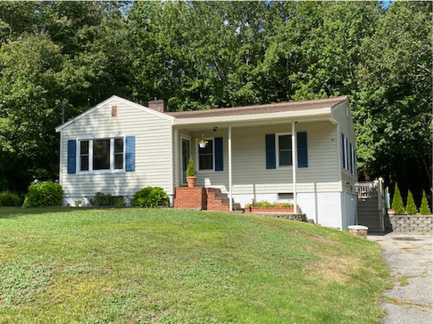 101 Oak Street Springvale, ME 04083 - Photo 1 of 16 1 oak