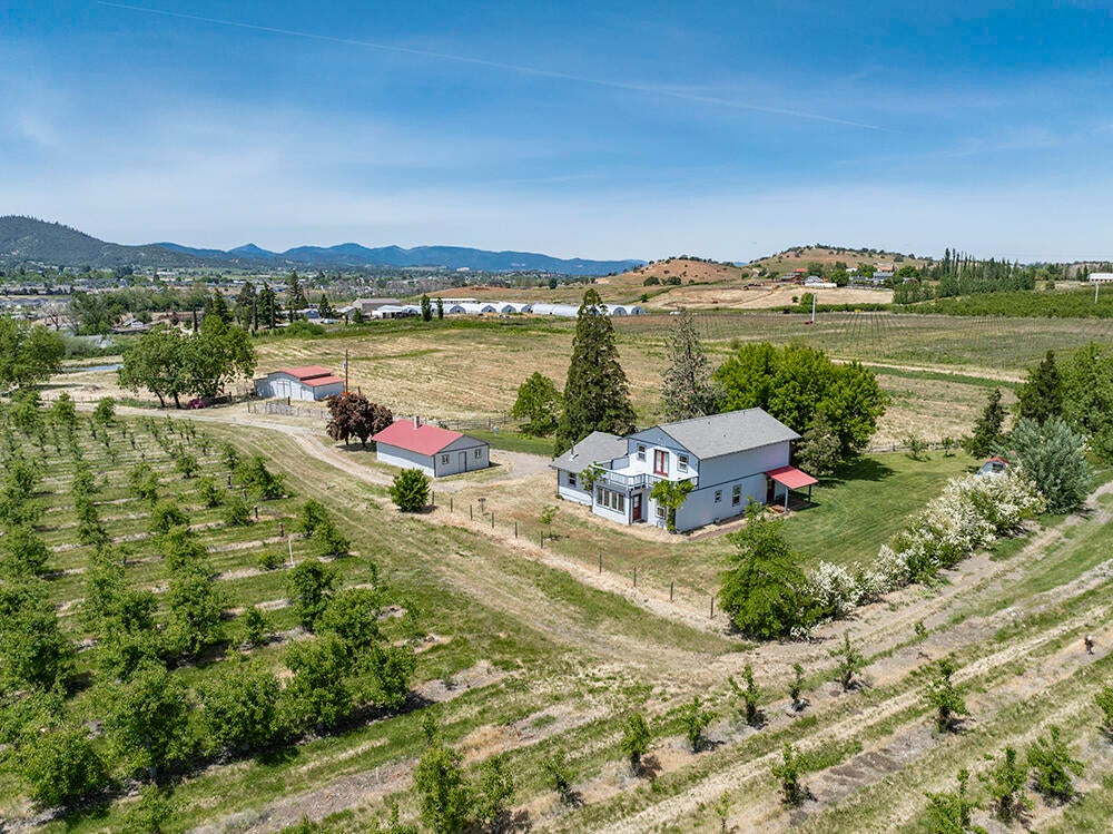 679 West Valley View Road Talent, OR 97540 - Photo 5 of 77 DJI_0156