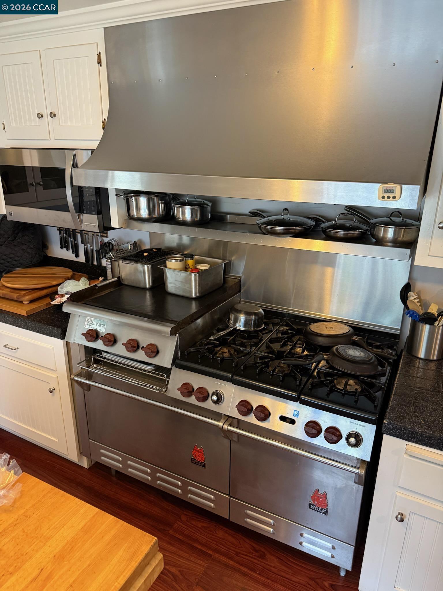 10580 Dickson Road Plymouth, CA 95669 - Photo 10 of 64 a close view of stove top oven