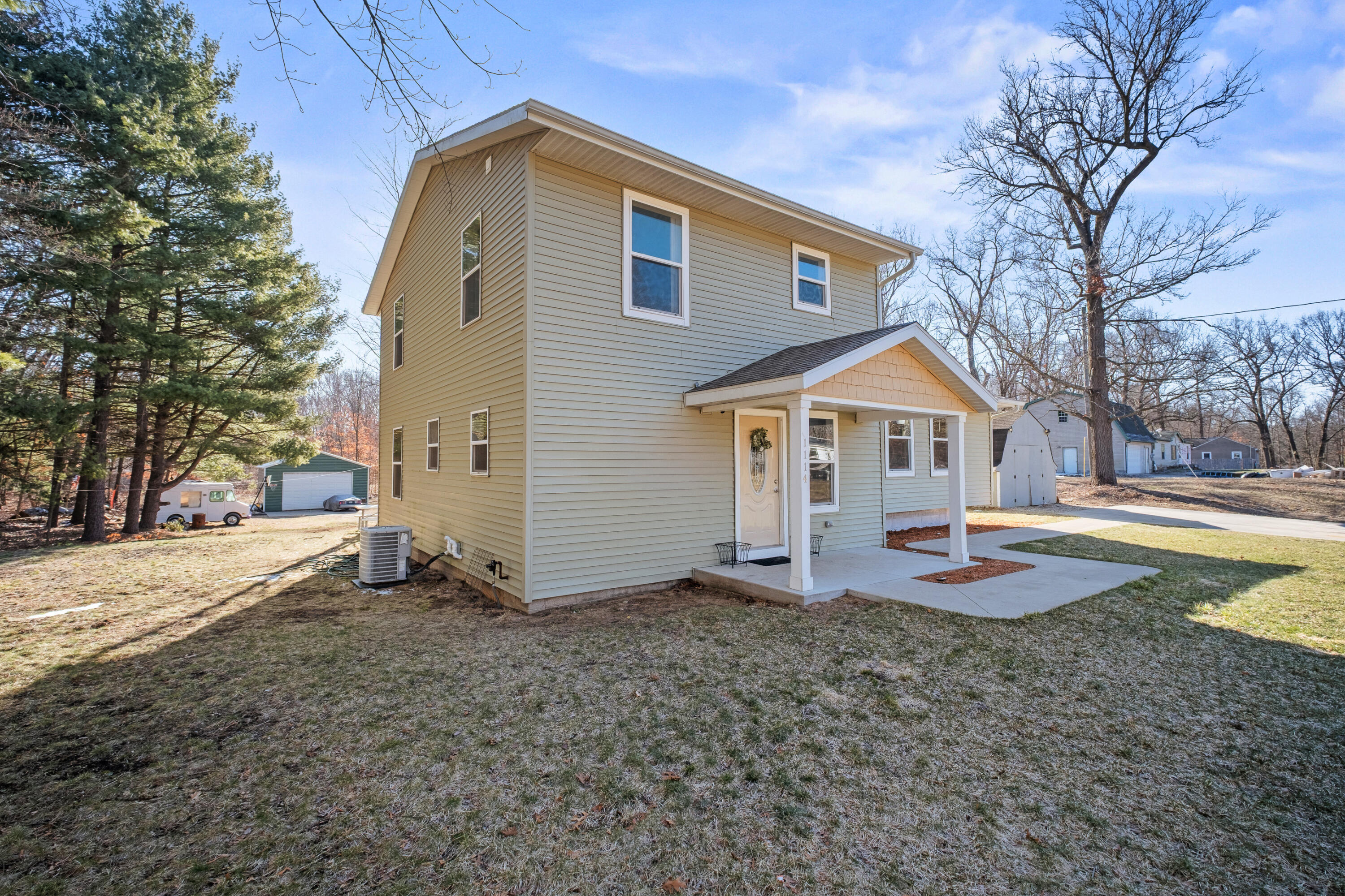 1114 Barnes Road Muskegon, MI 49442 - Photo 4 of 35 Photo-11