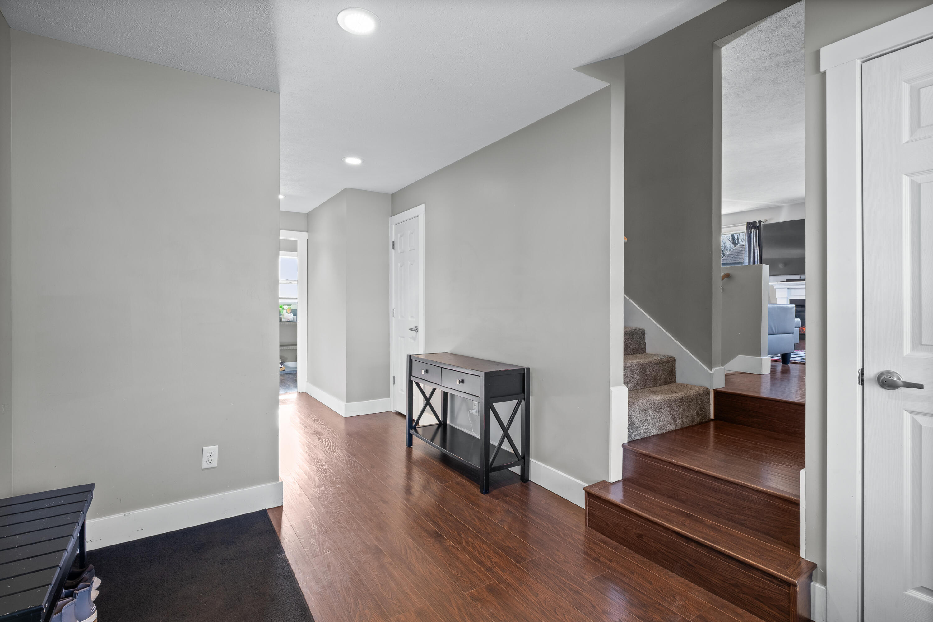 1114 Barnes Road Muskegon, MI 49442 - Photo 6 of 35 Hello beautiful home!
