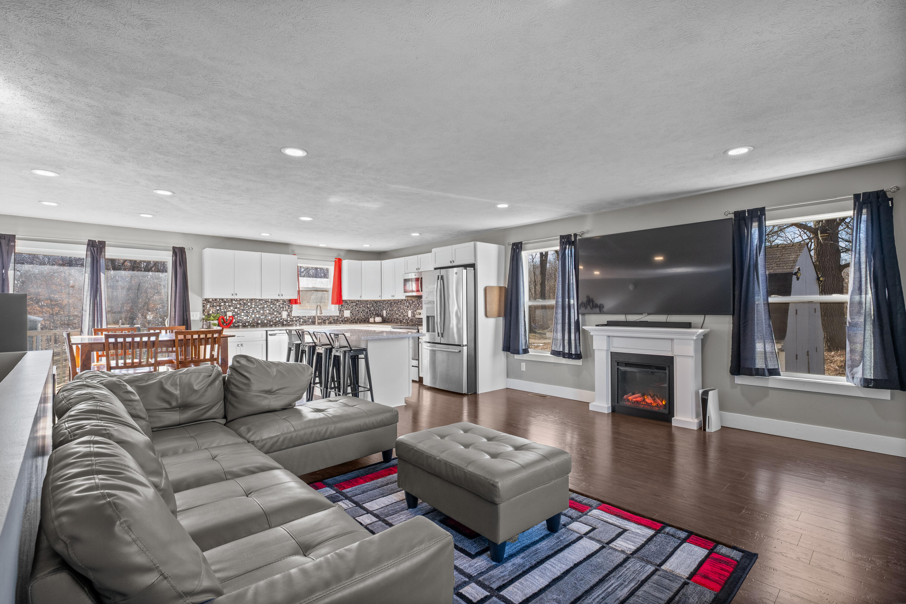 1114 Barnes Road Muskegon, MI 49442 - Photo 34 of 35 Open Floor Plan!