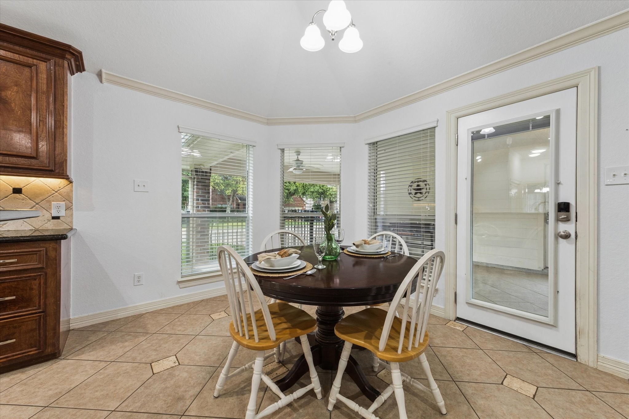 2450 Sullivan Lane Dickinson, TX 77539 - Photo 8 of 18