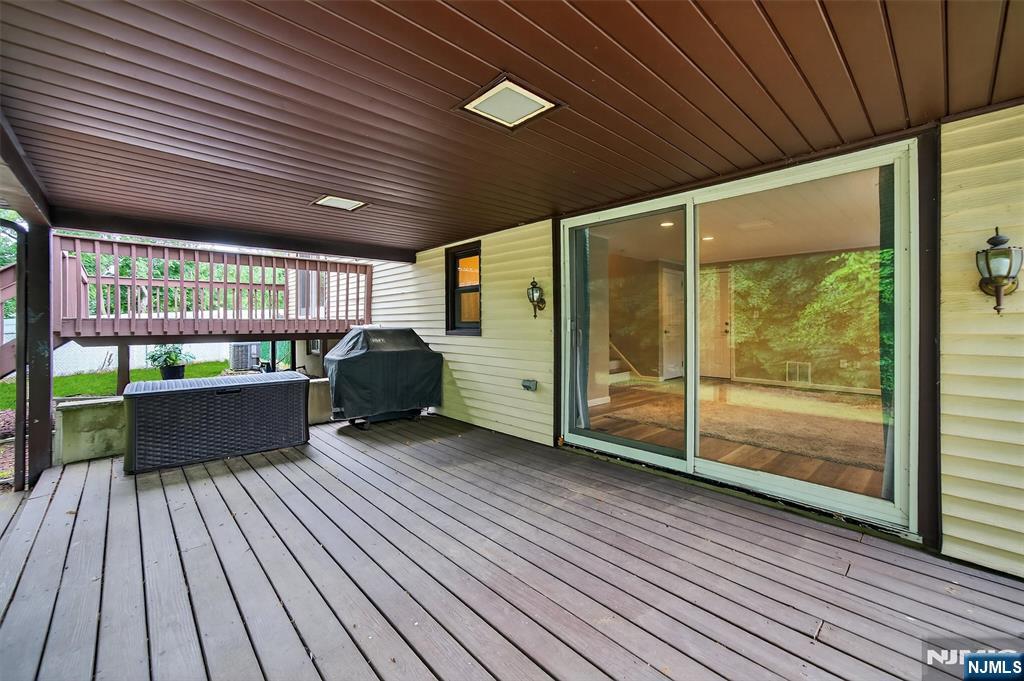 7 Faber Place Nutley, NJ 07110 - Photo 29 of 41