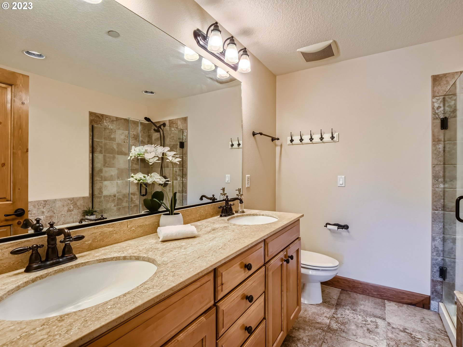 4648 Southwest Condor Avenue, Unit 5 Portland, OR 97239 - Photo 12 of 19 Bathroom